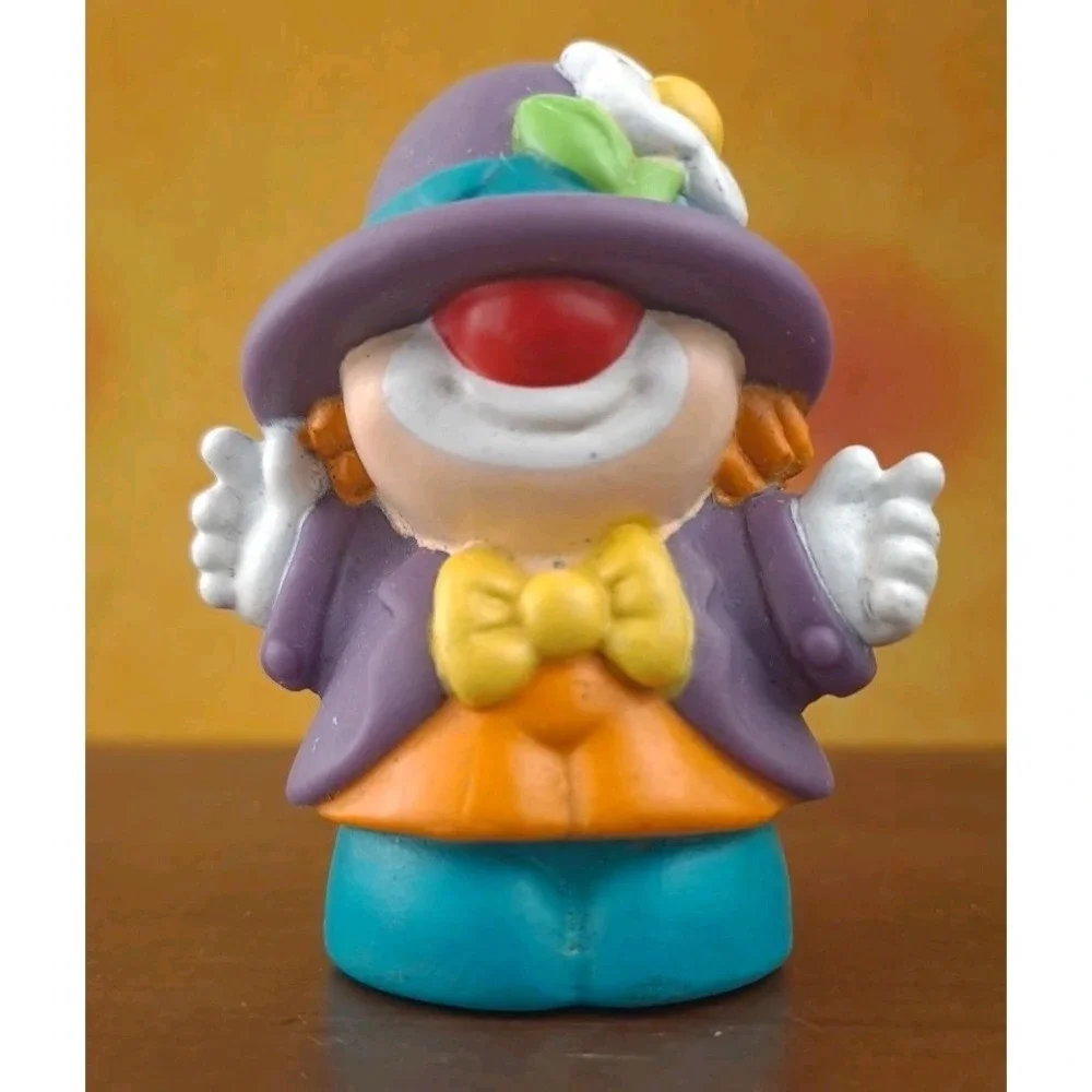 Fisher Price Little People Clown Smiley Circus 1997 Purple Coat